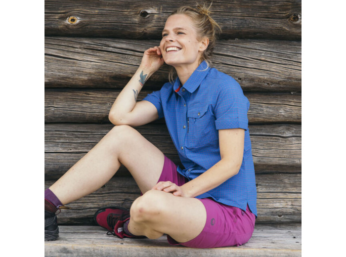 Womens shorts 25 €