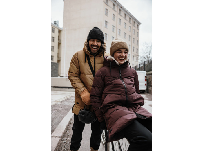 Talven pitkät takit miehille ja naisille 100€