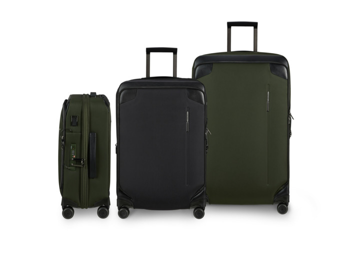 Splendix collection with spinner items with two clothing compartments, Duffels in 2 sizes.