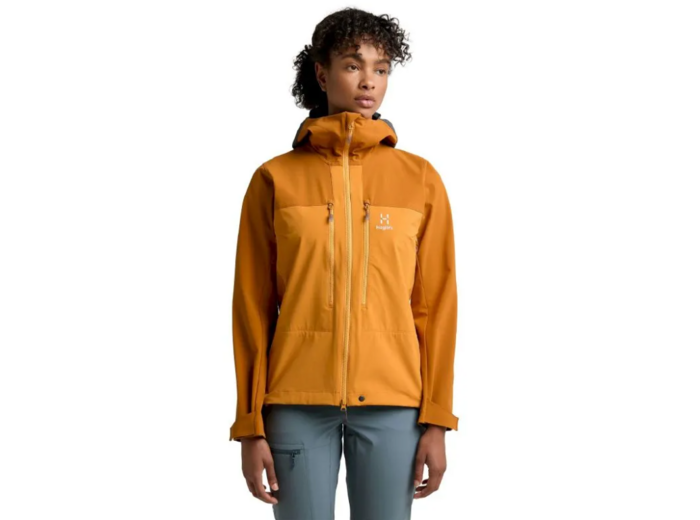 Softshell takit naisille alk. 79€