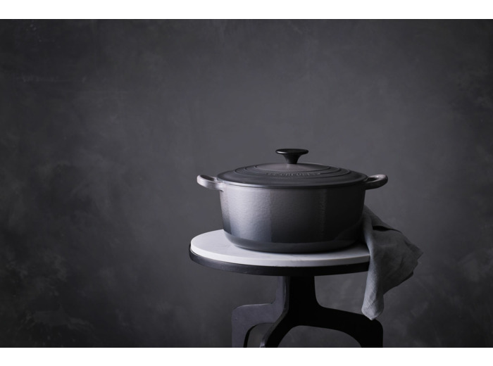 Emaloitu valurautapata