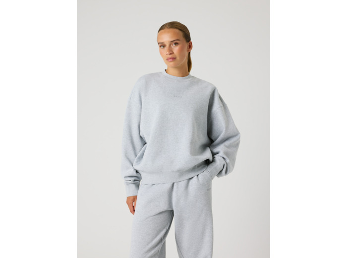 STUDIO OVERSIZED SWEATSHIRT