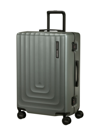 Focus hardcase luggage with 2 point locks, made in Europe with polycarbonate material