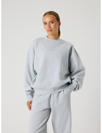 STUDIO OVERSIZED SWEATSHIRT