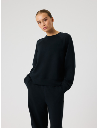 STUDIO SOFT SWEATSHIRT