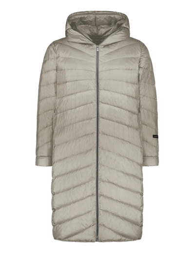 Säde plustyylin kevytuntuvatakki