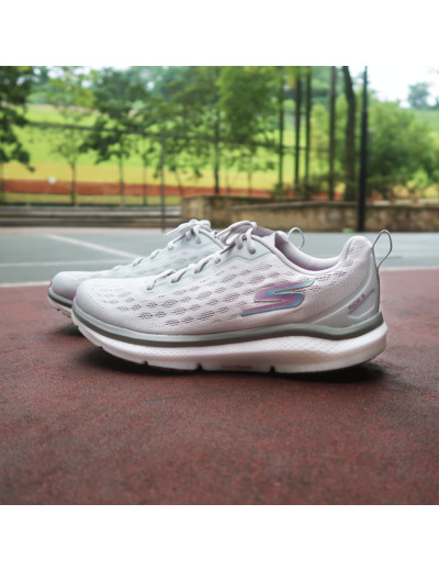 Kaikki Kengät Last Pairs hyllyistä -40% lisäalennuksella. Tarjous voimassa Friends jäsenille 31.1-8.2.2026