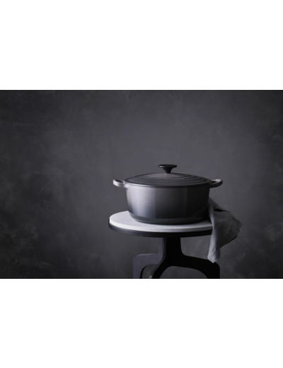 Emaloitu valurautapata