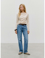 Vaalean beige