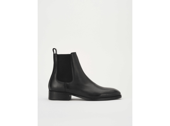 ELLARIA NAISTEN NILKKURIT 99€