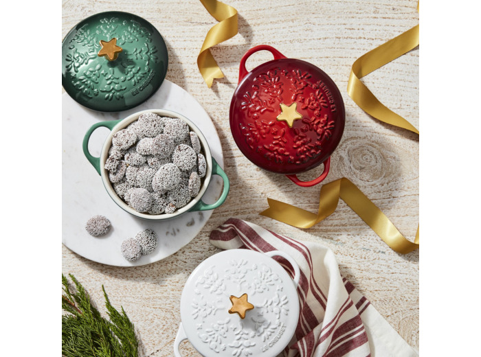 Stoneware Holly Petite Casserole