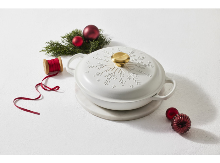 Buffet-pata kultaisella nupilla