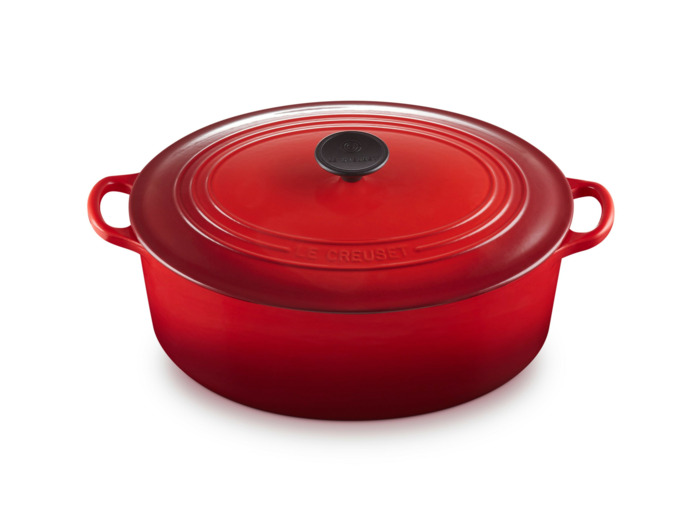Classic Cast Iron Oval Casserole