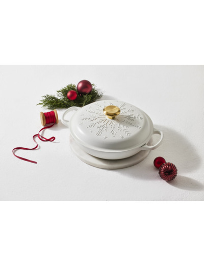 Buffet-pata kultaisella nupilla