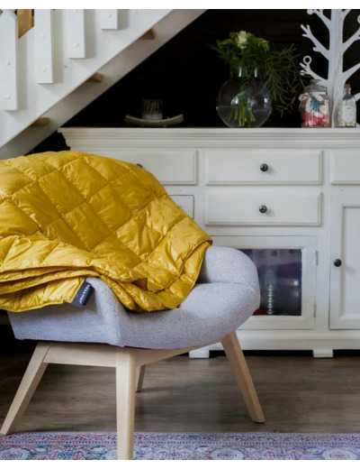 Kulkuri throw blanket