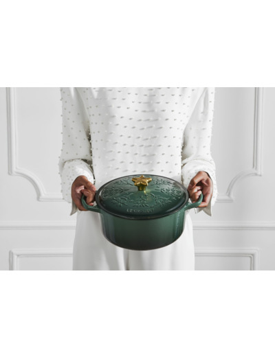 Jouluinen pyöreä valurautapata