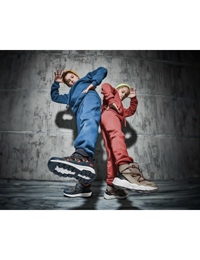 Kaikki Lasten kengät 30 % lisä-alella outlet hinnasta 13.12.2025.