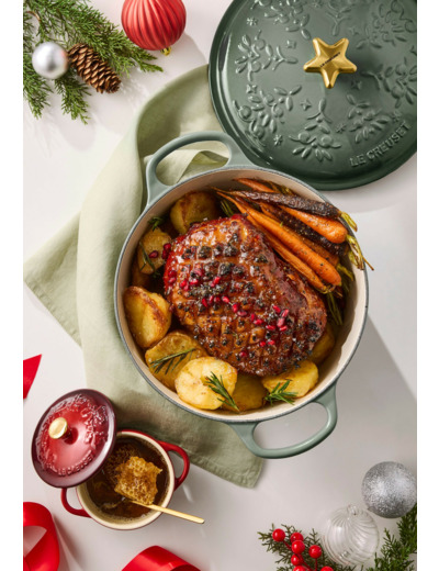 Cast Iron Christmas Round Casserole with Gold Star Knob and Tree Relief